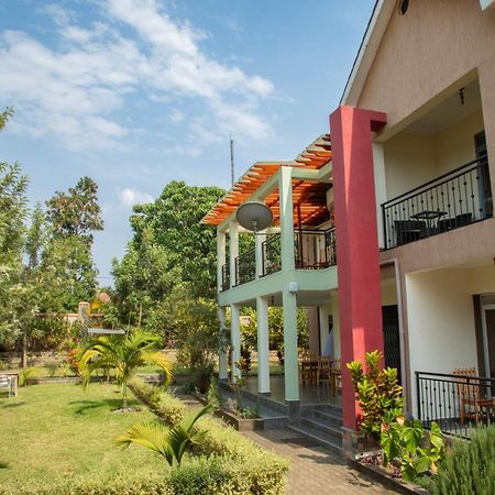 Silver Oaks Hotel Boma Fort Portal Екстер'єр фото