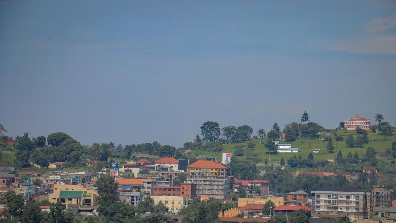 Silver Oaks Hotel Boma Fort Portal Екстер'єр фото