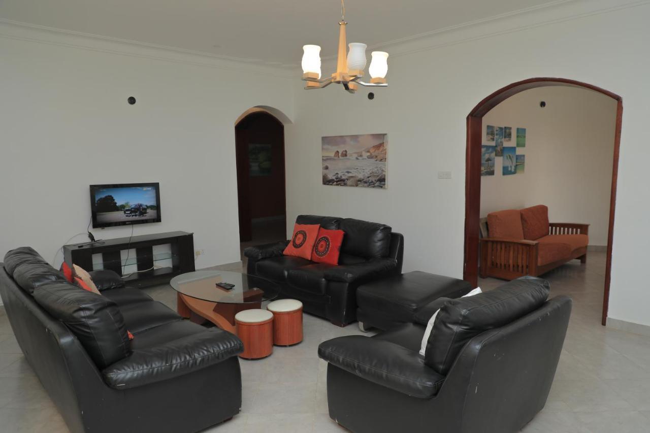 Silver Oaks Hotel Boma Fort Portal Екстер'єр фото