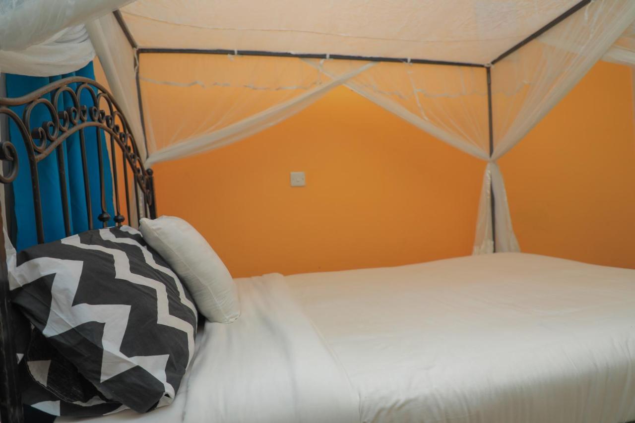 Silver Oaks Hotel Boma Fort Portal Екстер'єр фото