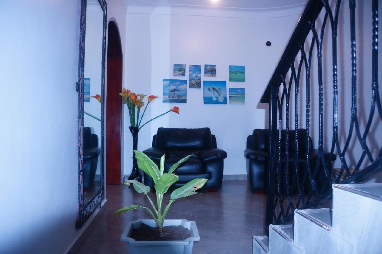 Silver Oaks Hotel Boma Fort Portal Екстер'єр фото