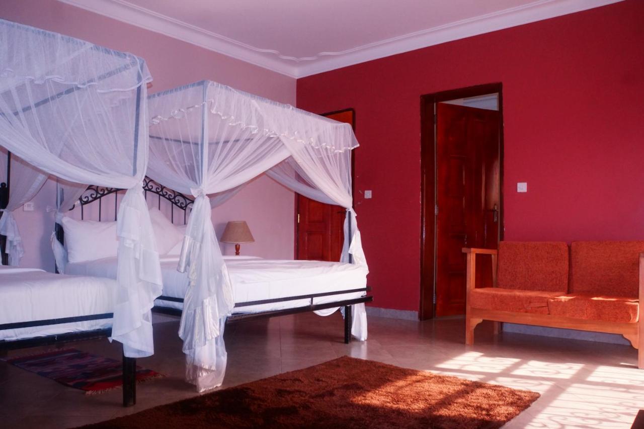 Silver Oaks Hotel Boma Fort Portal Екстер'єр фото