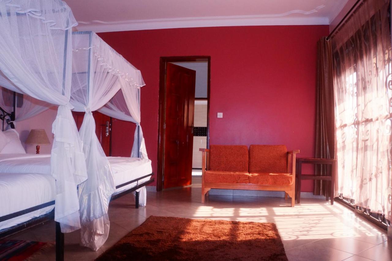 Silver Oaks Hotel Boma Fort Portal Екстер'єр фото