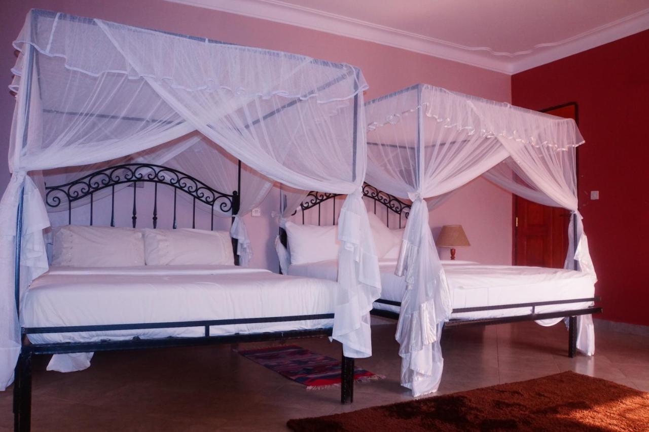 Silver Oaks Hotel Boma Fort Portal Екстер'єр фото