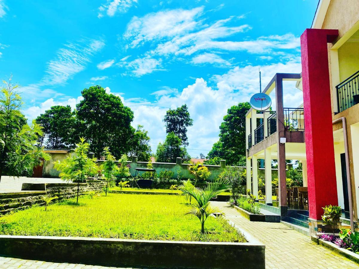 Silver Oaks Hotel Boma Fort Portal Екстер'єр фото