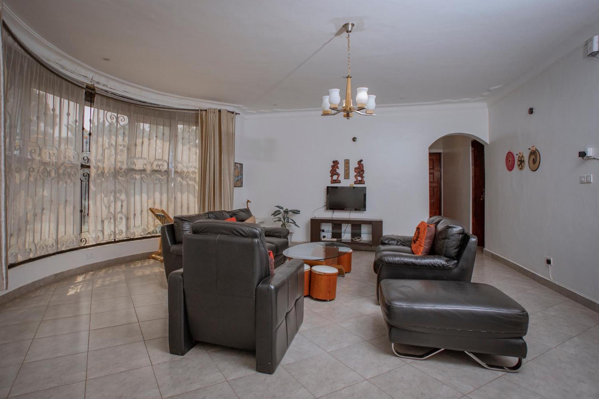Silver Oaks Hotel Boma Fort Portal Екстер'єр фото